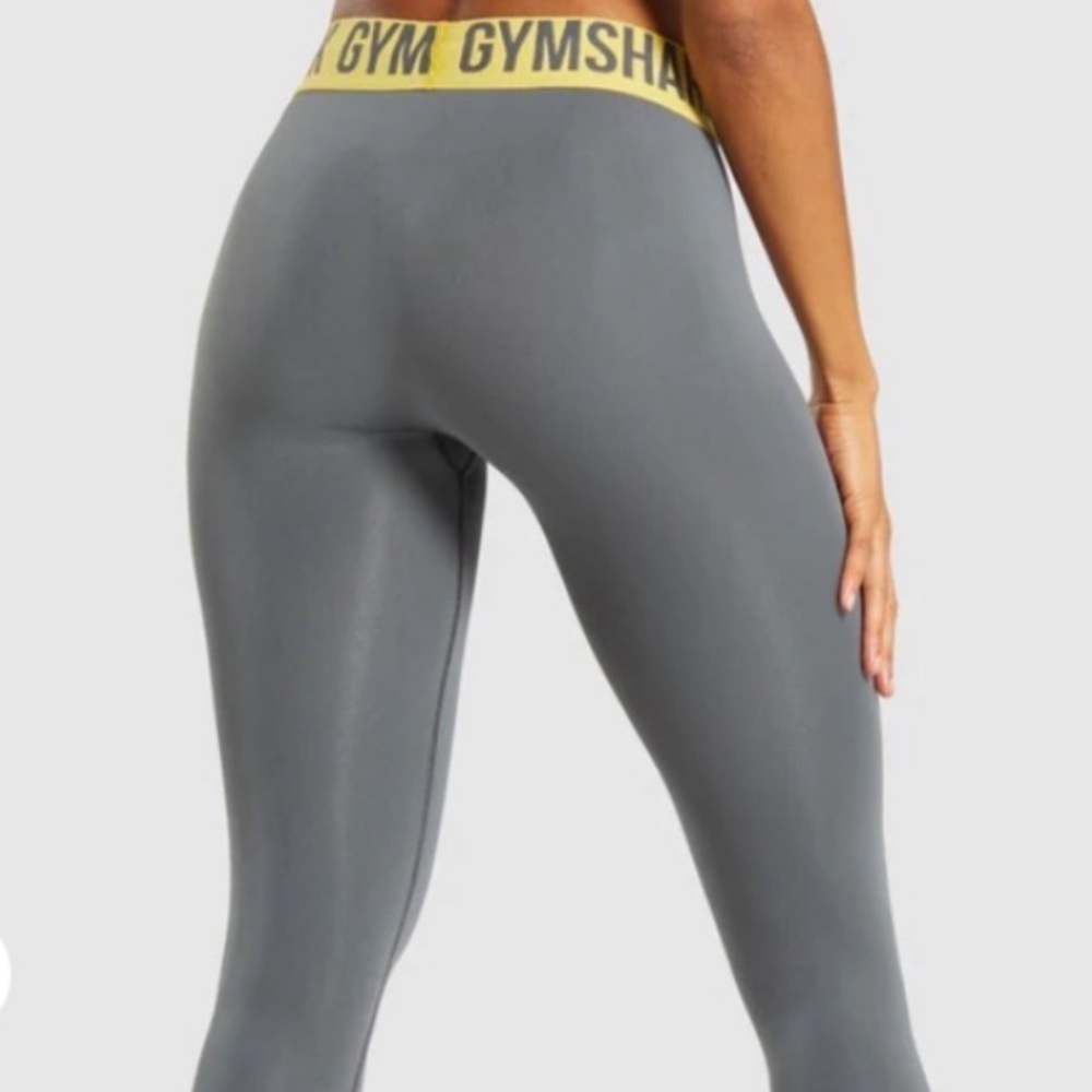 Gymshark seamless crop legging gray with yellow waist Size Medium - Picture 10 of 10